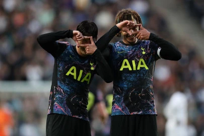 post-camiseta-tottenham-away-3.webp