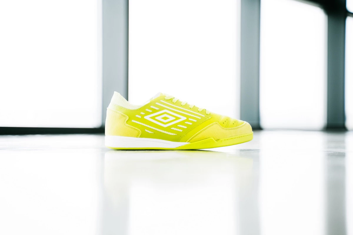 post card post-zapatillas-futbol-sala-umbro.webp