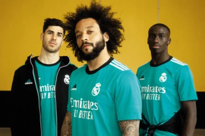 Real_Madrid_3_players.webp
