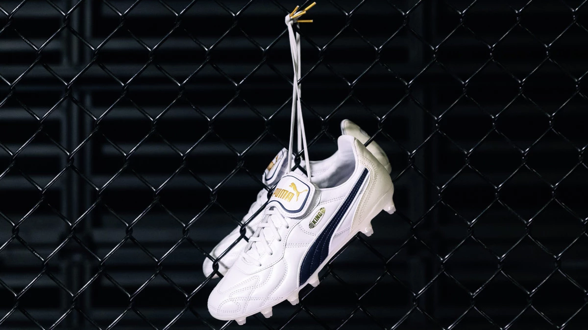 post card 21AW_PR_TS_Football_King-Dassler_Product_3027_1920x1080px.webp