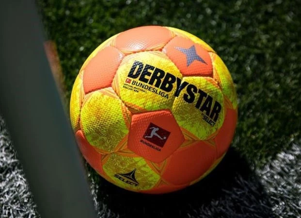 post card post-balones-amarillos-grandes-ligas-derbystar.webp