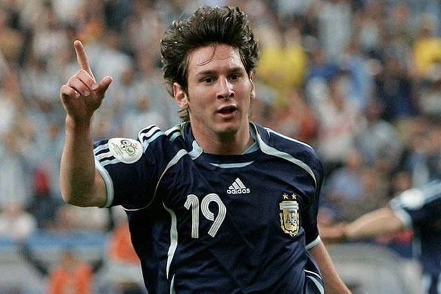 post card post-adidas-teamgeist-messi.webp