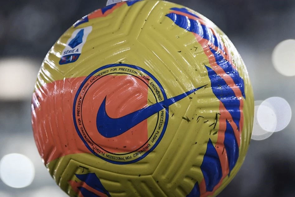 post card post-novedadesd-del-mes-de-noviembre-balon-calcio.webp