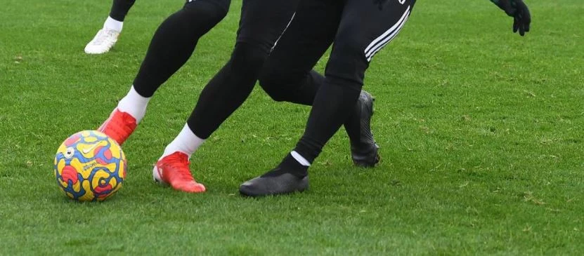 post card post-wilshere-new-balance-blackout.webp