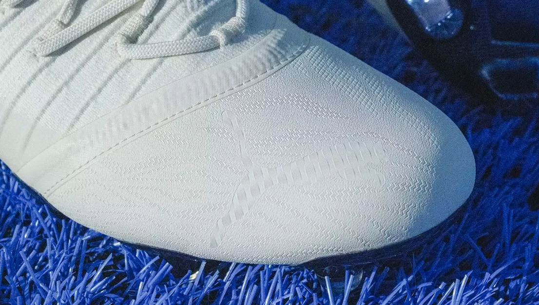 post card post-puma-future-z-lazertouch-detalle.webp