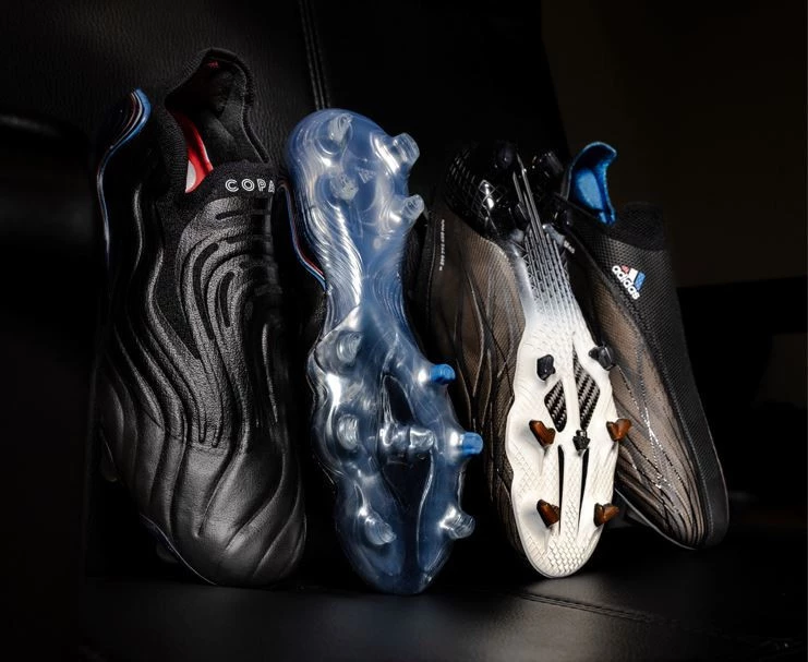 post card post-novedades-del-mes-de-diciembre-adidas-edge-of-darkness-pack.webp