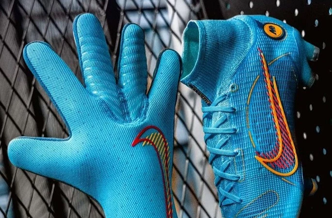 post card post-novedades-del-mes-de-febrero-nike-mercurial-guantes.webp