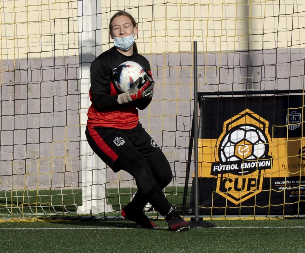 post card post-campus-femenino-futbolemotion-parada.webp