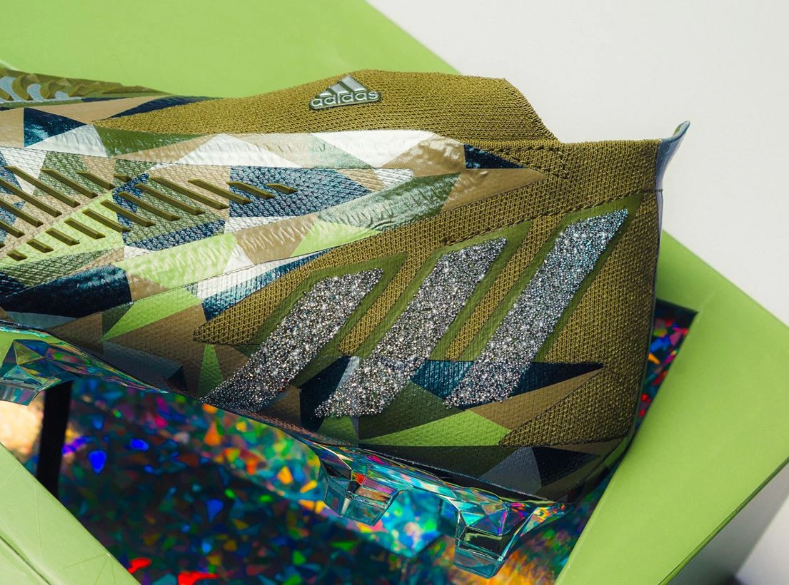 post card ADIDAS_SWAROVSKI_BANDAS.webp