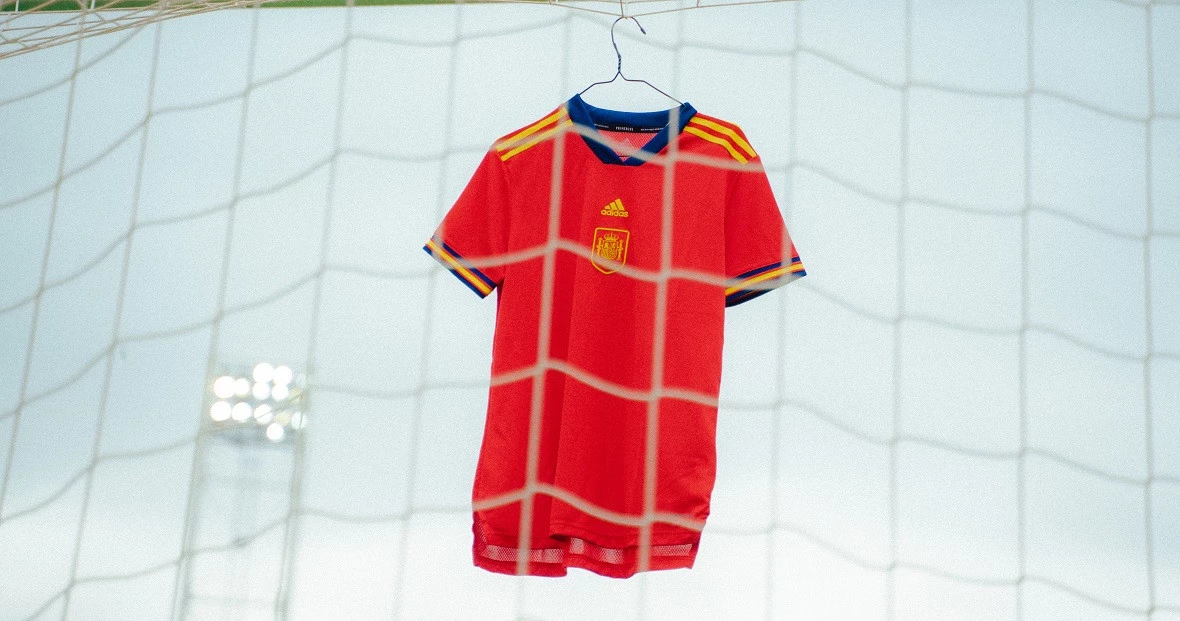 post card post-camisetas-uefa-womens-2022-españa-segunda.webp