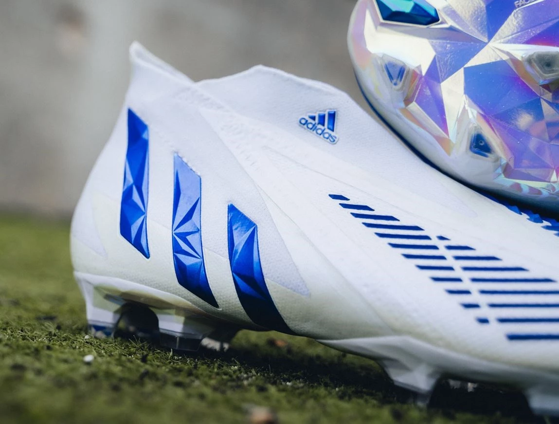 post card post-mejores-botas-blancas-adidas-predator.webp