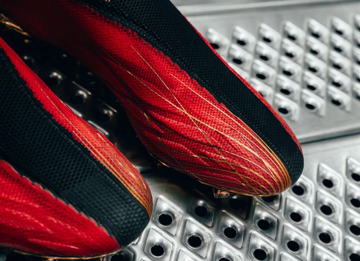 post card x_showdown_dos.webp