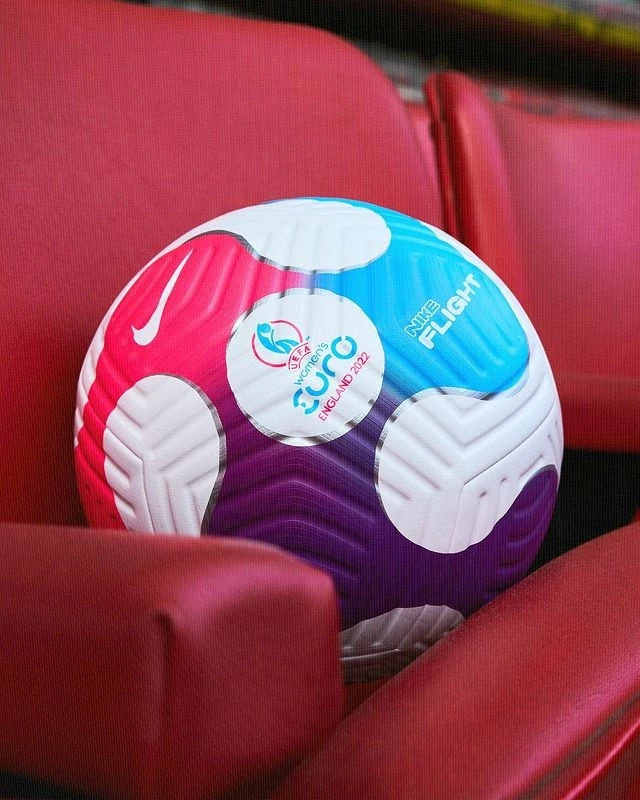 post card post-balon-nike-eurocopa-femenina-lateral.webp