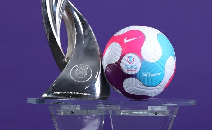 post card post-balon-nike-eurocopa-femenina-trofeo.webp