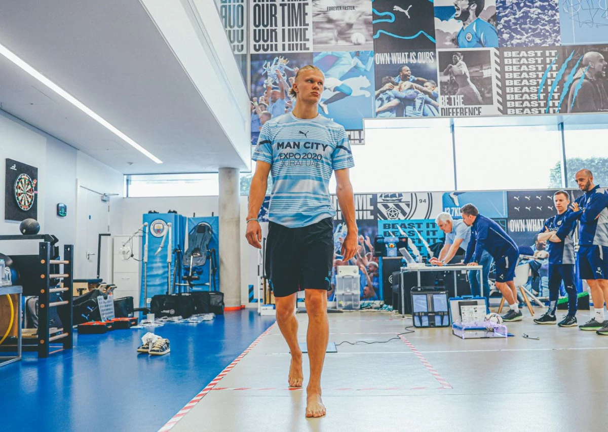 post card haaland_city.webp