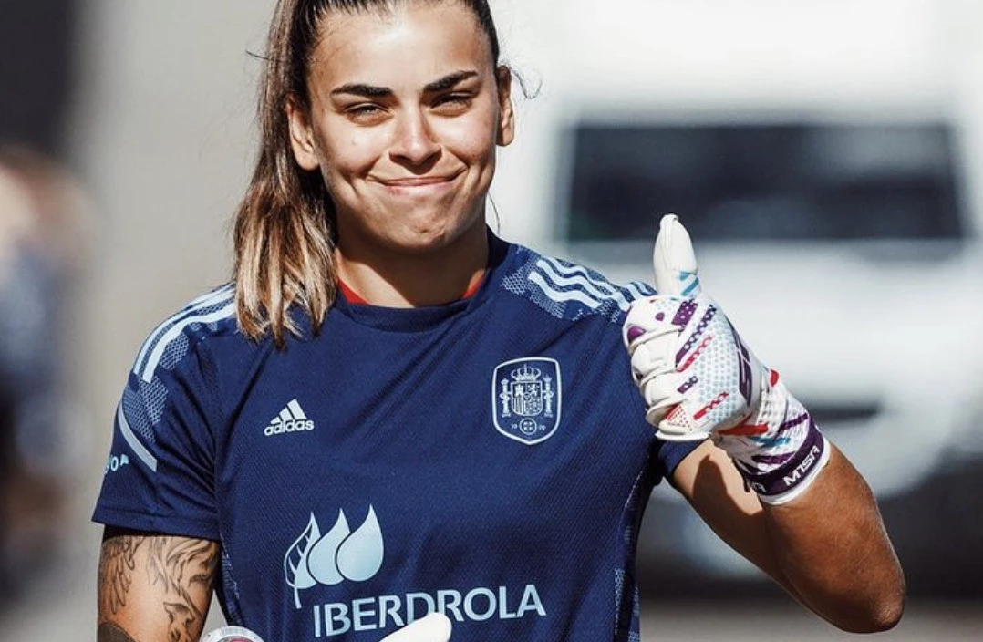 post card post-guantes-sp-eurocopa-misa.webp