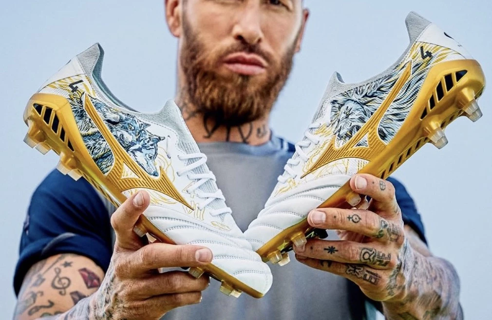 post card POST-MIZUNO-MORELIA-NEO-SERGIO-RAMOS-ambas.webp