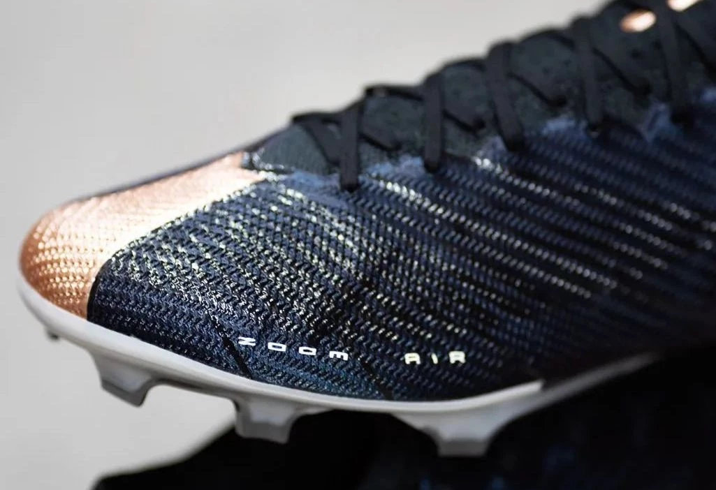 post card post-nike-air-zoom-mercurial-retro-laterales.webp