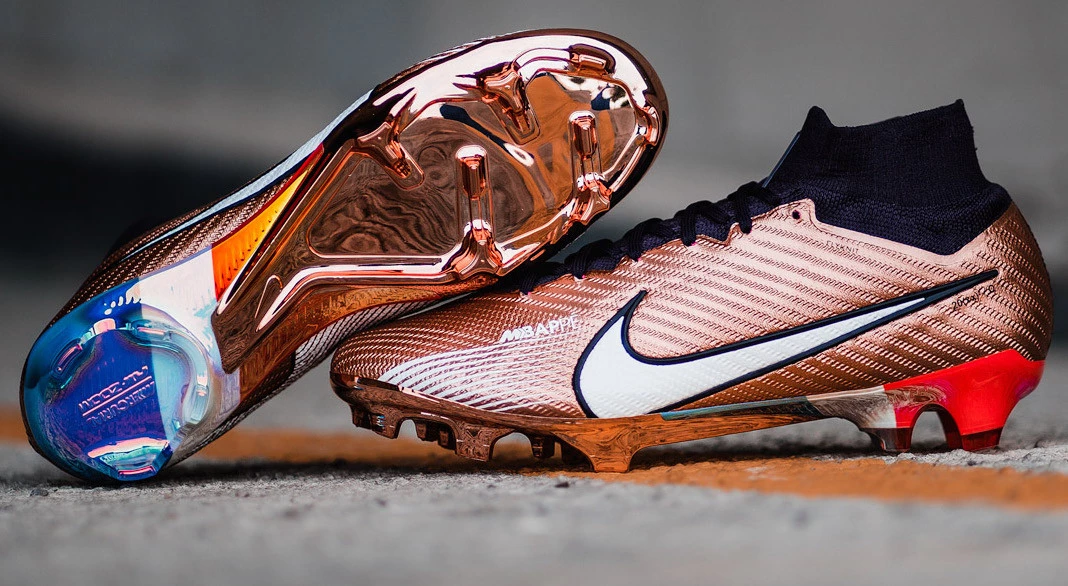 post card post-mercurial-mbappe-lateral.webp