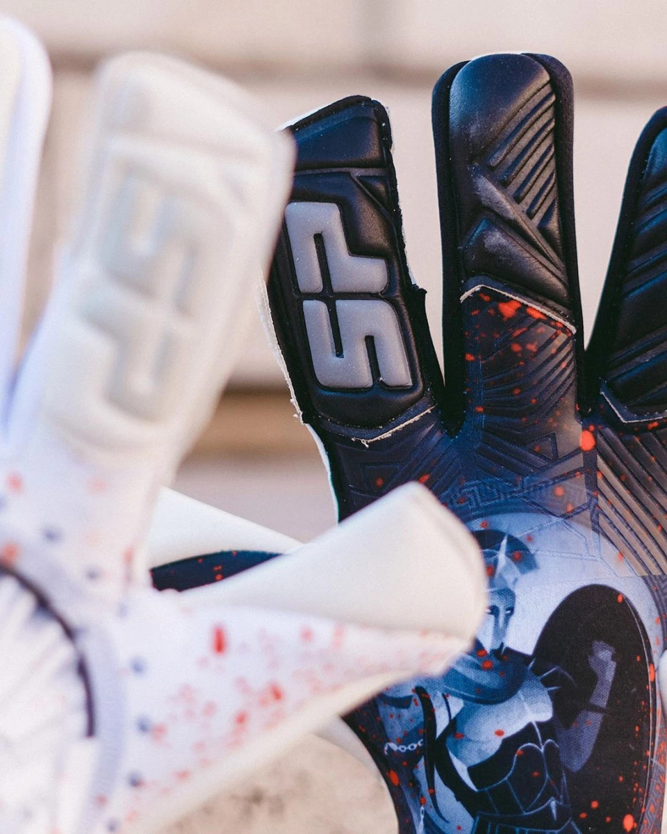 post card post-guantes-sp-atlas-dani-cardenas-cerca.webp