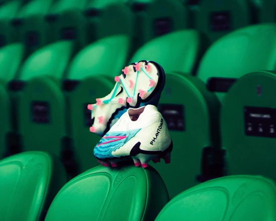 post card post-nike-mercurial-vs-nike-phantom-gx--suela.webp