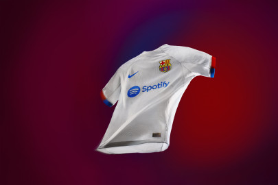 Il Barcellona presenta la sua maglia Away per la prossima stagione