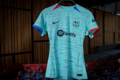 La nuova terza maglia del Barcellona 23/24