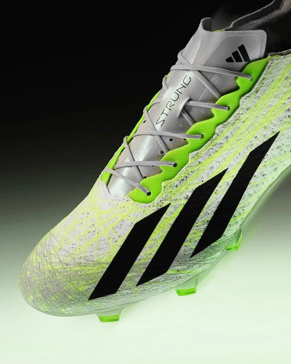 post card post-botas-adidas-strung-closejpg1.webp