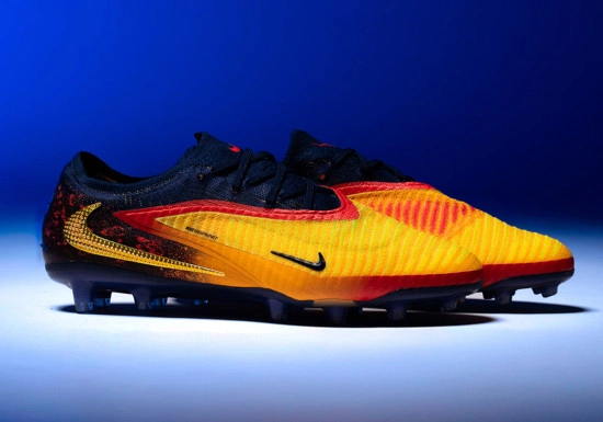 card Nike Phantom 6 per Erling Haaland