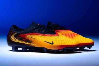 card Nike Phantom 6 per Erling Haaland