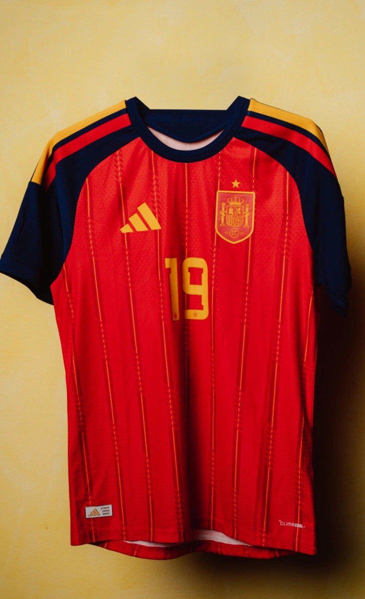 post card global-wc26homejerseys-football-fw25-launch-spain-dropdetailcard7jpeg1.webp