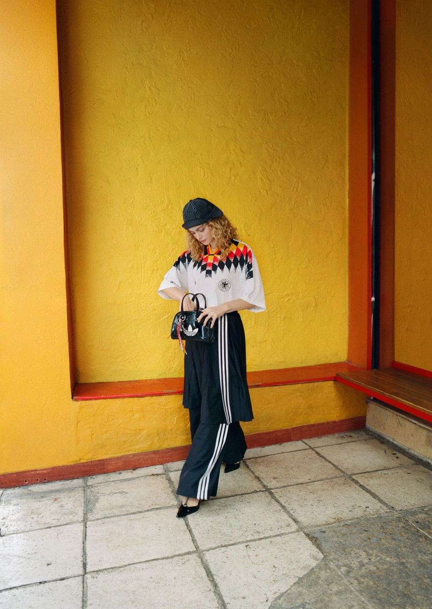 post card wc26bringbackslookbookglobaldigitalgermany1994homewomenlook2uncropped1jpeg3.webp