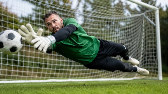 card Come scegliere i guanti da portiere: la guida completa per fare la scelta giusta